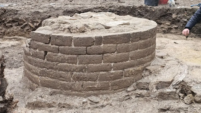 Datei:Basilika des Vitruv.webp